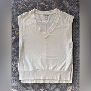 Athleta Retroterry V-Neck Sleeveless Vest in cream